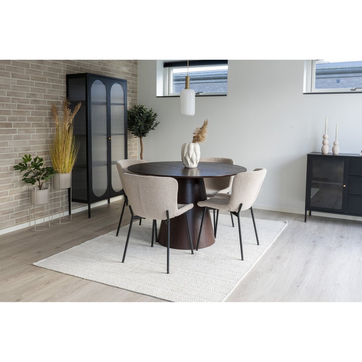 Maceda Dining Chair - Eetkamerstoel in bouclé, beige met zwarte poten