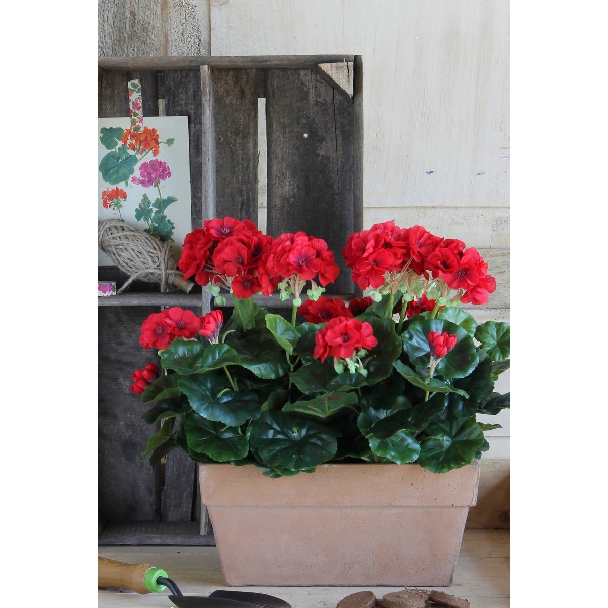 KantoormeubelenPlus Geranium Kunstplant in Balkonbak - L29 x B13 x H40 cm - Rood