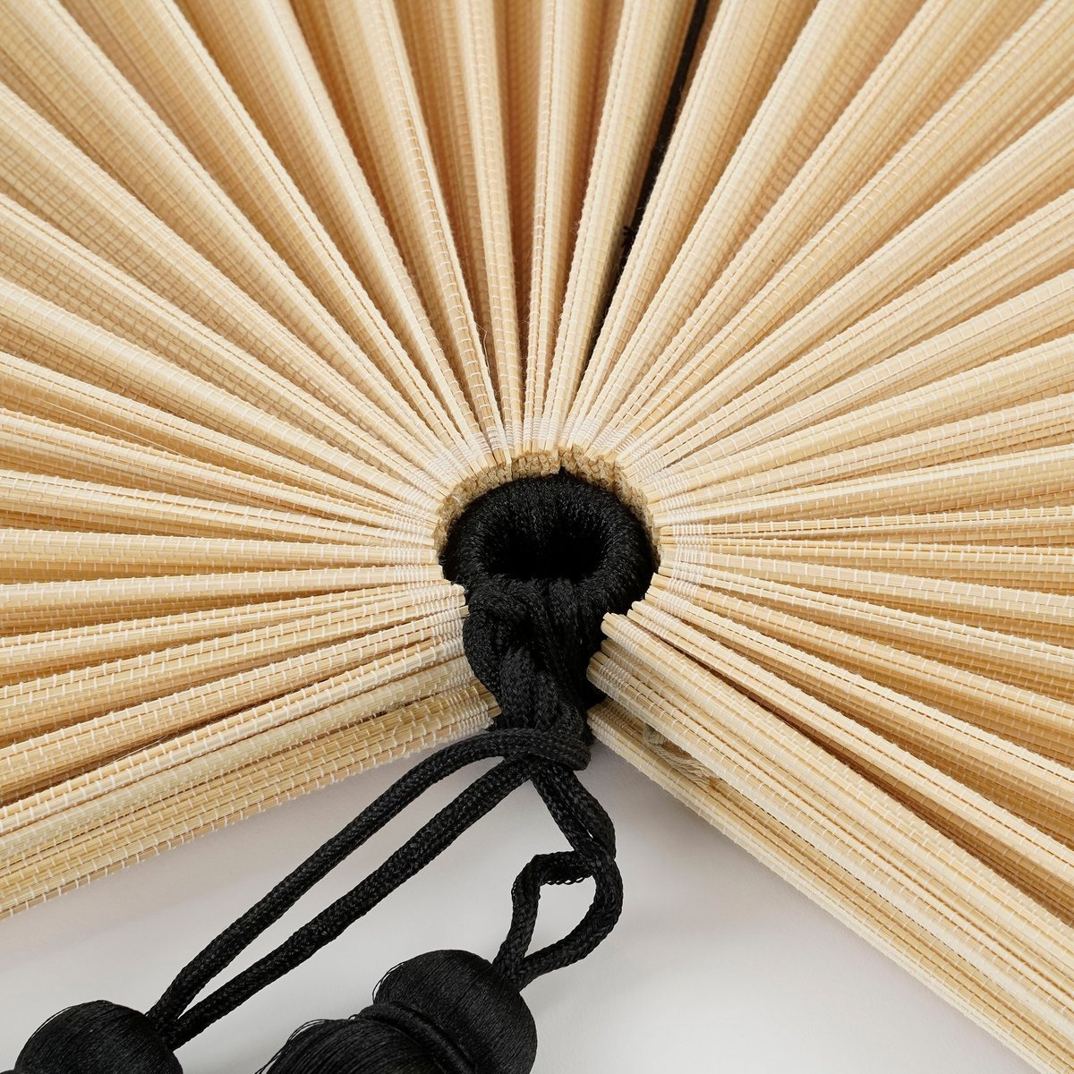 KantoormeubelenPlus Muurdecoratie Waaier - L88 x B116 cm - Bamboe - Zwart