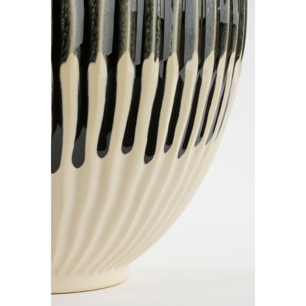 KantoormeubelenPlus Reims Vaas - H41,5 x Ø29,5 cm - Keramiek - Zwart