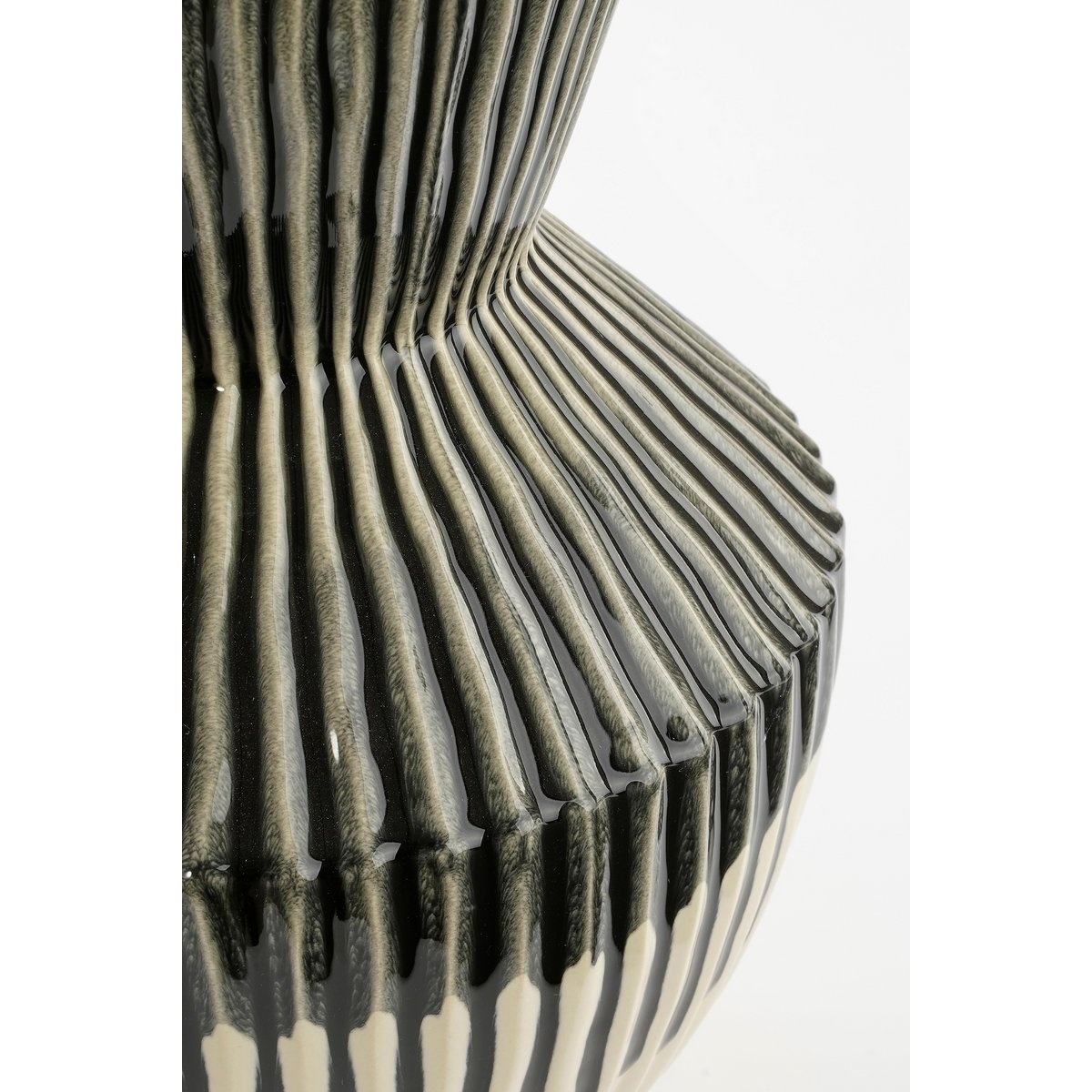 KantoormeubelenPlus Reims Vaas - H41,5 x Ø29,5 cm - Keramiek - Zwart