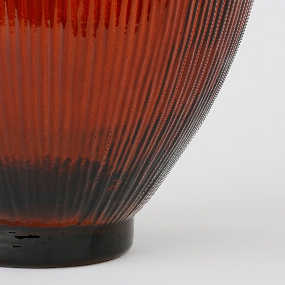 KantoormeubelenPlus Firenza Fles Vaas - H59 x Ø29 cm - Gerecycled Glas - Donkerbruin