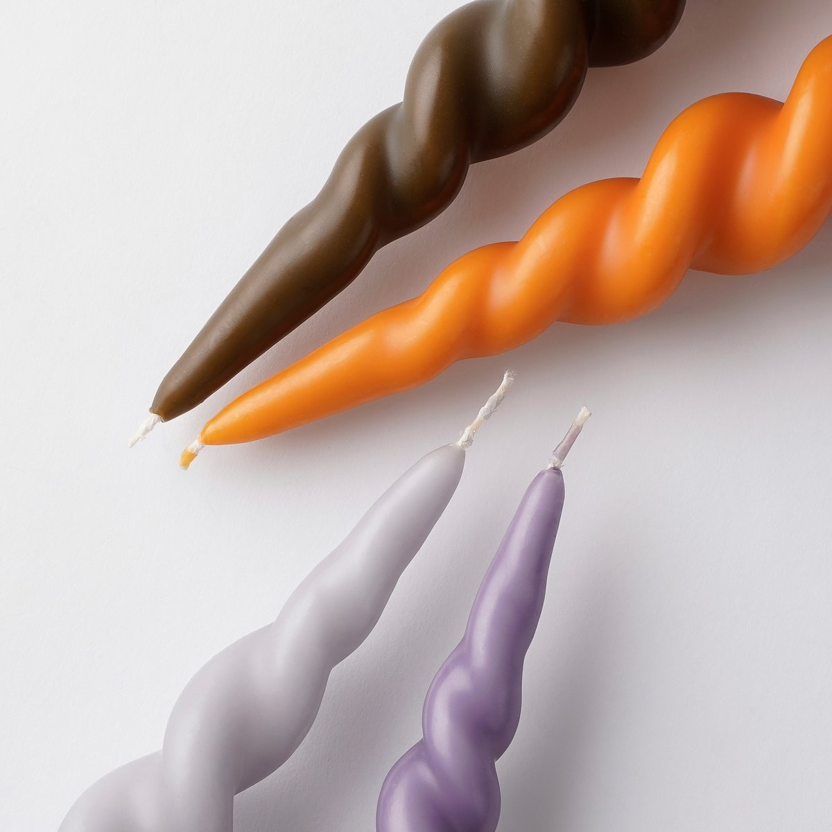 KantoormeubelenPlus Twist Kegelkaars - H25 x Ø5 cm - Oranje