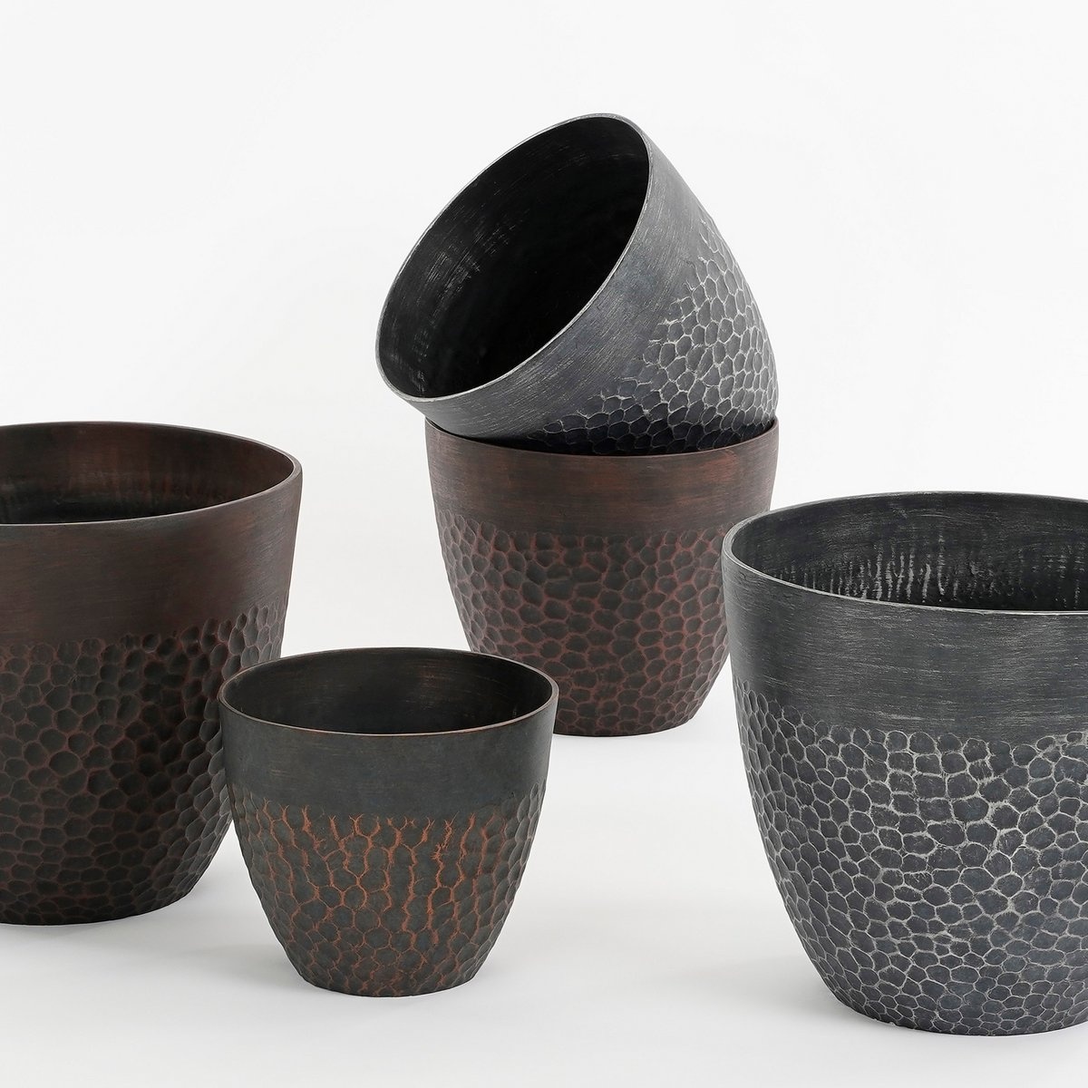 KantoormeubelenPlus Bravo Bloempot voor Buiten - H32,5 x Ø38 cm - Zwart gehamerd
