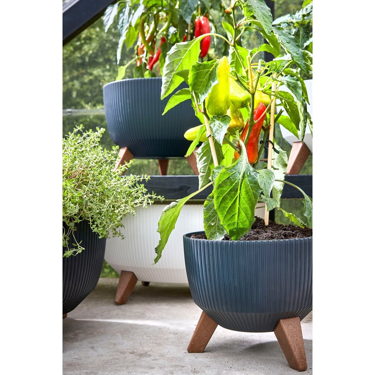 KantoormeubelenPlus Doppio Bloempot op Poten - H22 x Ø47 cm - Gerecycled Plastic - FSC Mix - Grijs