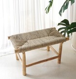 Soeji Bank SUNGAI gemaakt van massief hout met zitvlak van geweven zeegras