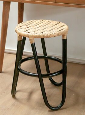 Soeji Rotan Kruk KOLAKA Zwart Ø35 cm met Geweven Zitvlak | Kleine ronde kruk met drie poten