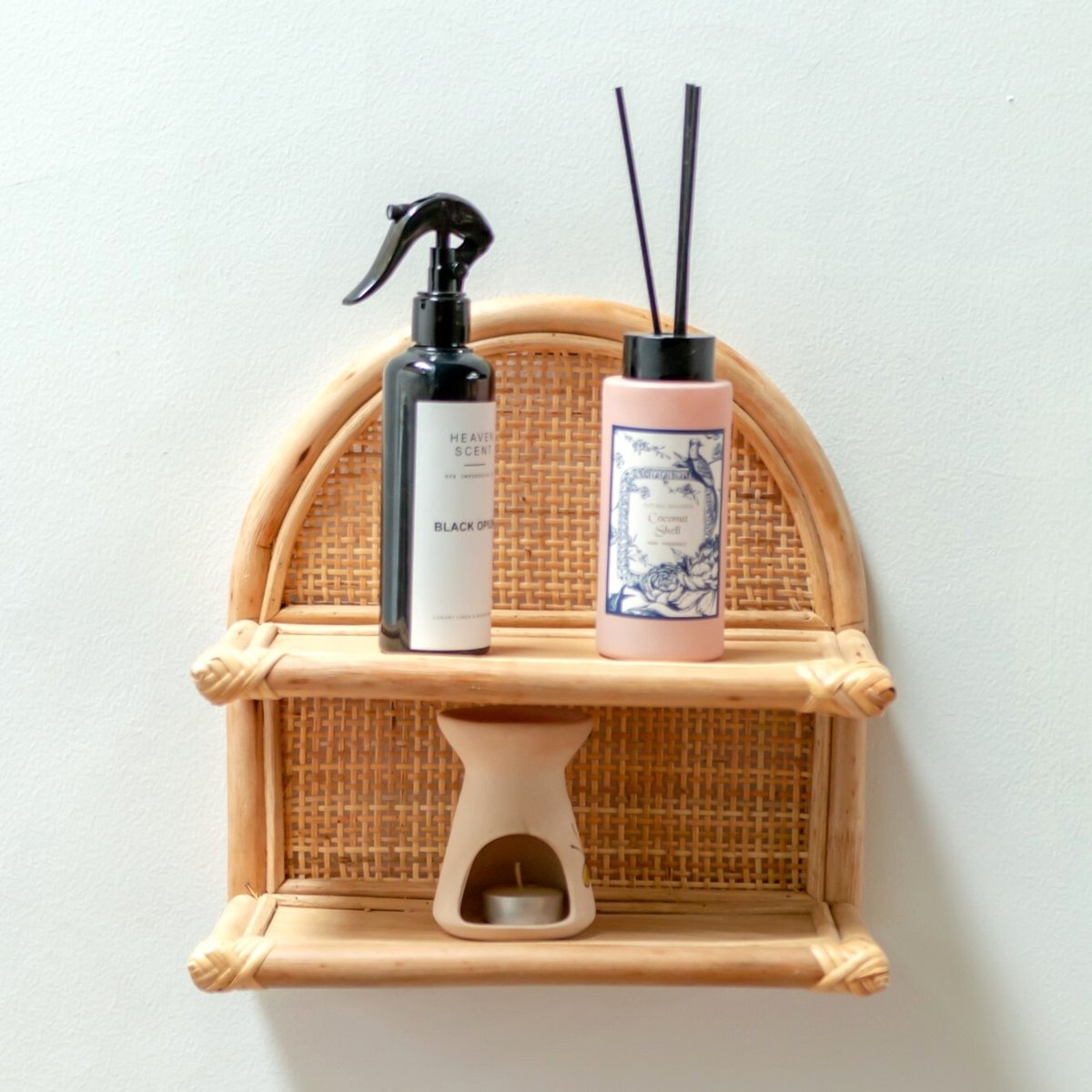 Soeji Rotan Wandplank 30x30 cm | Hangend plankje TIASA beige