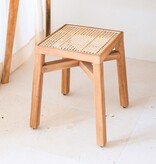 KantoormeubelenPlus Houten kruk – massieve rechthoekige kruk – handgemaakte vierkante kruk gemaakt van regenboomhout met geweven rotan zitoppervlak SUBANG