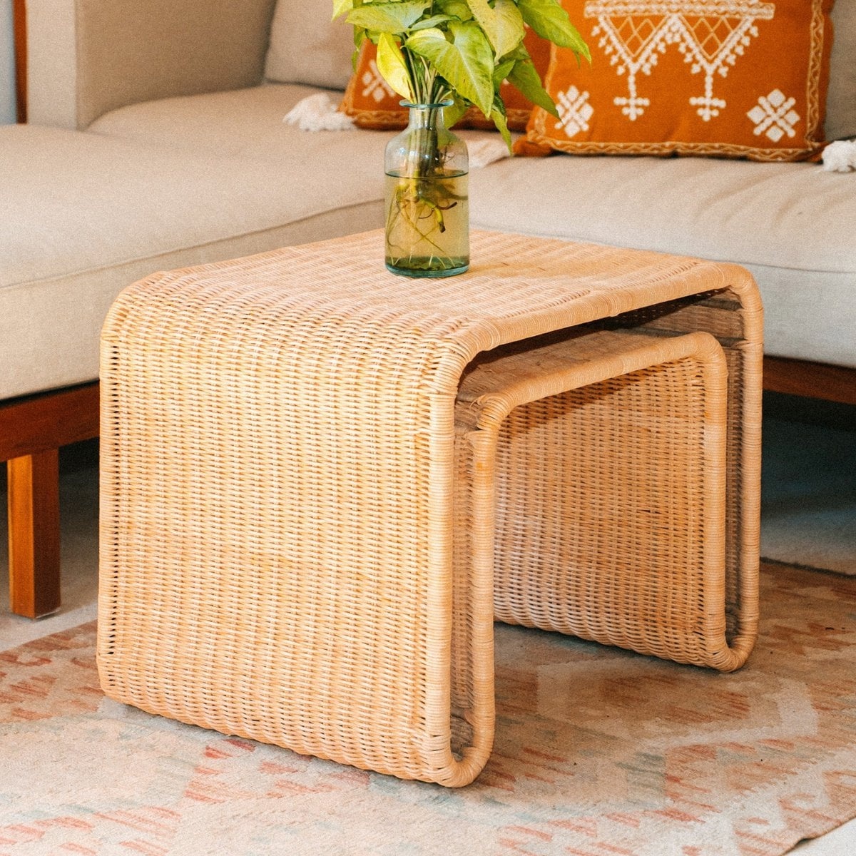 KantoormeubelenPlus Rotan bijzettafel met stabiel metalen frame – Handgemaakte salontafel BAYU