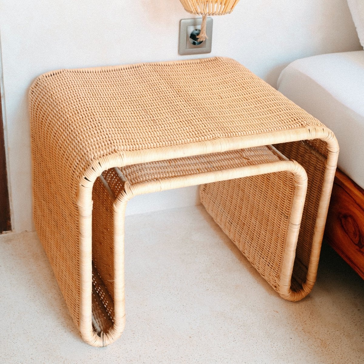 KantoormeubelenPlus Rotan bijzettafel met stabiel metalen frame – Handgemaakte salontafel BAYU