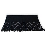KantoormeubelenPlus Zwarte plaid handgeweven – Boho sprei – geruite franjes en zigzagpatroon – gezellige bankdeken – katoenen plaid 140x200 cm LINGGAH