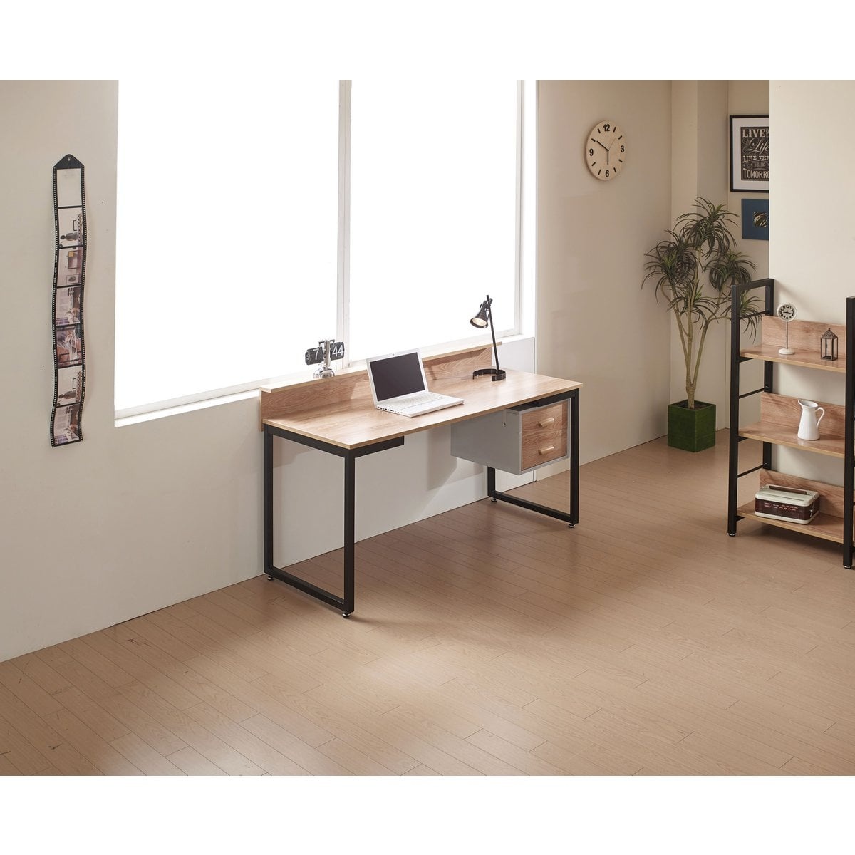 KantoormeubelenPlus Bureau 140x60 cm