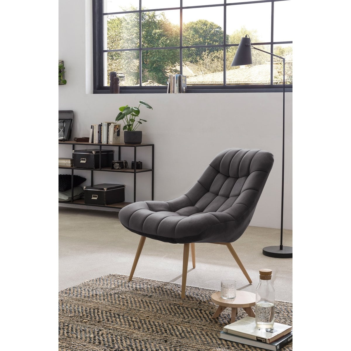SalesFever Fauteuil XXL fluweel grijs metaal houtlook