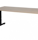 T-lines bureau, hoogte instelbaar (61-90cm) met 180x90cm 20mm blad en t-poot frame met rechte tenen