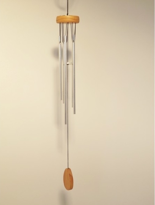 Windgong Houten schijf met 5 zilveren pijpjes, lengte 40cm (TU5030)