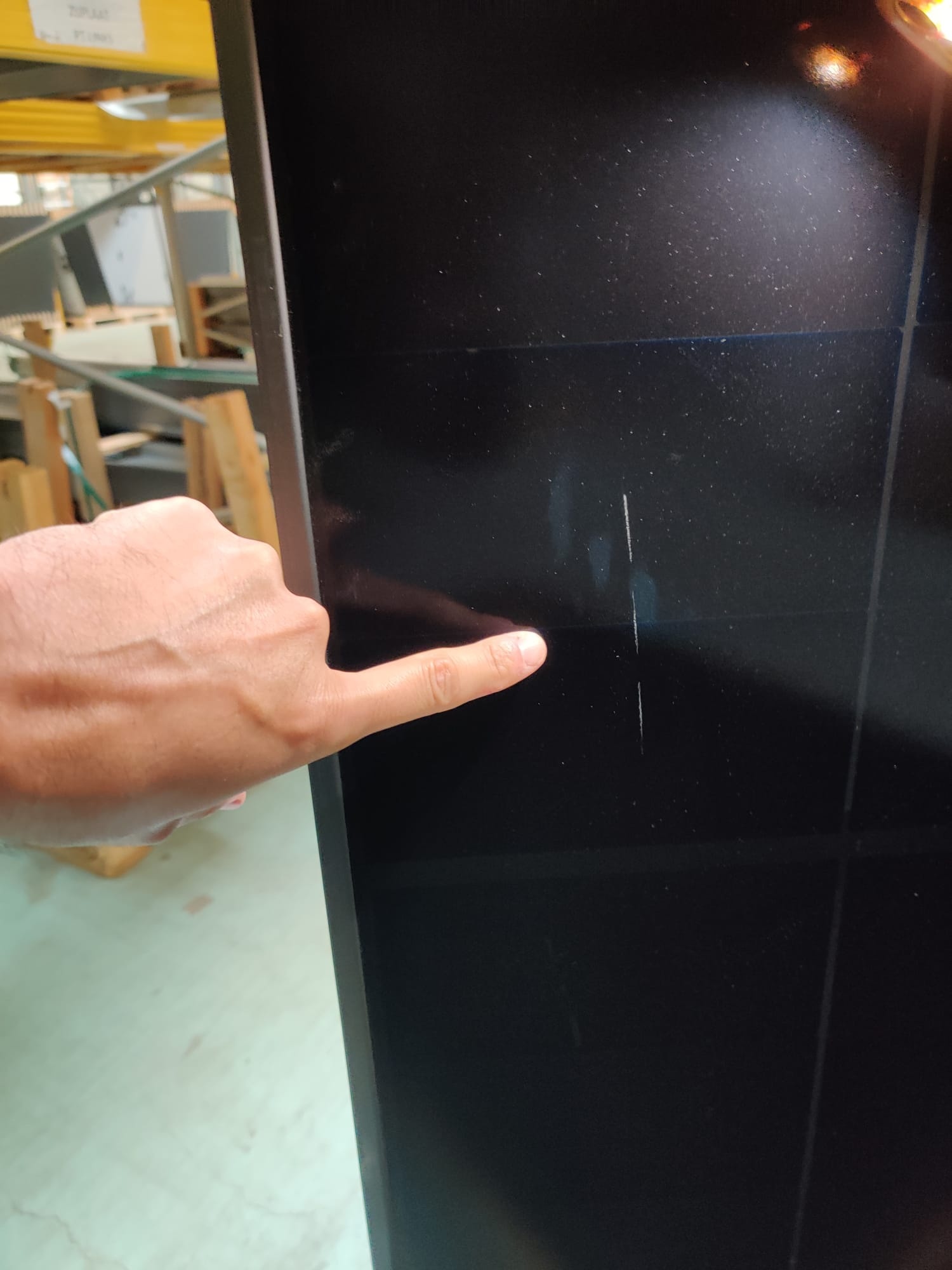 Aiko 445 Wp Full Black zonnepaneel (AK-A445-MAH54Mb-BK) LAATSTE 2 LICHTE KRASSEN