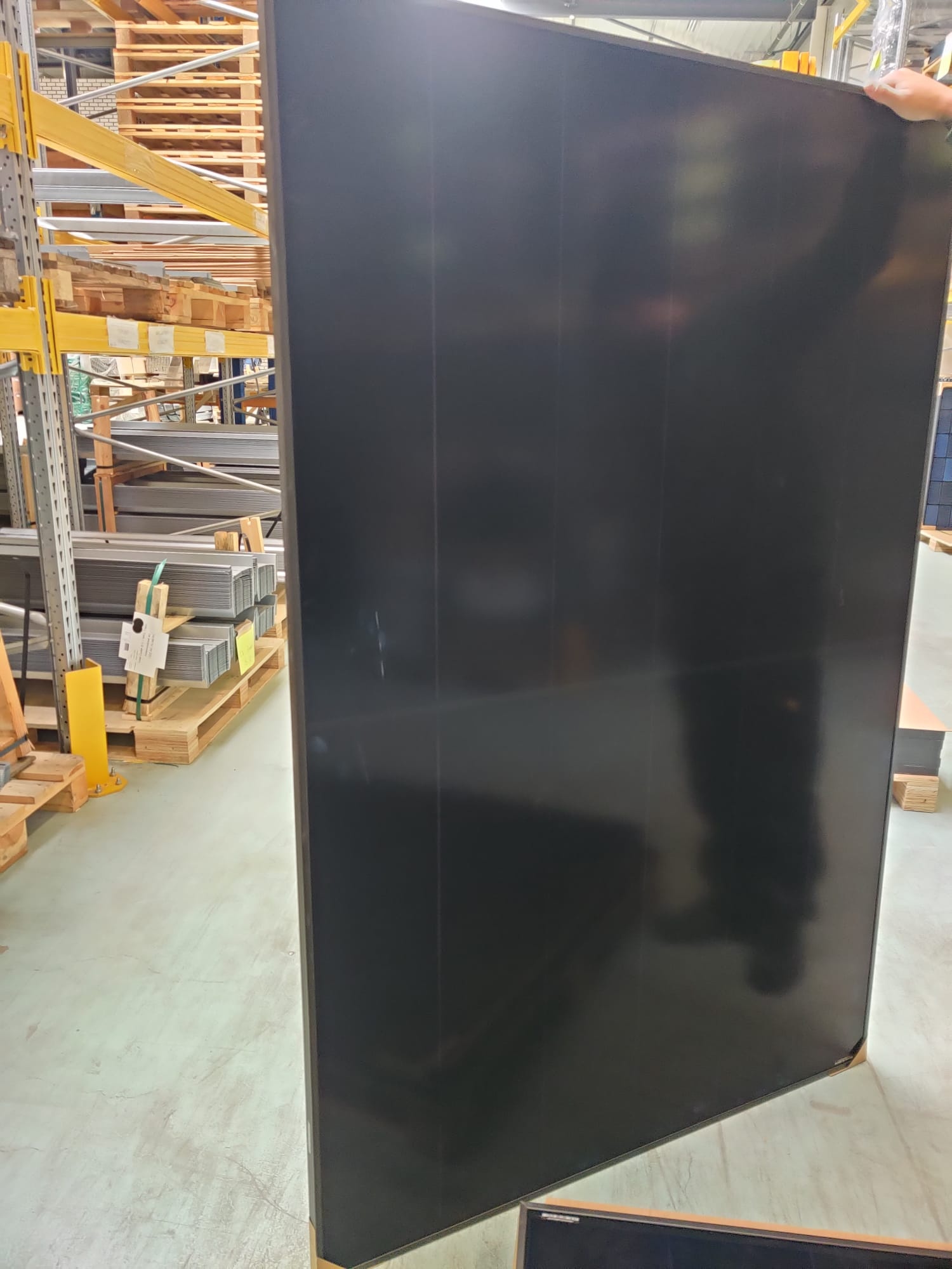 Aiko 445 Wp Full Black zonnepaneel (AK-A445-MAH54Mb-BK) LAATSTE 2 LICHTE KRASSEN