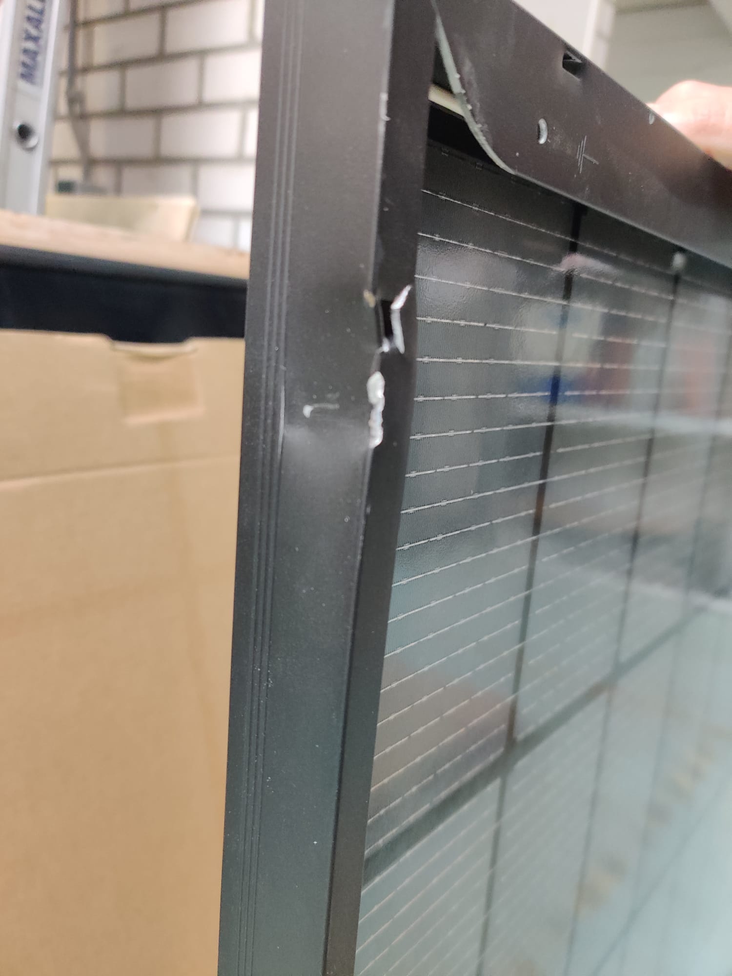 Aiko 500 Wp Glas-Glas All Black - lichte frameschade