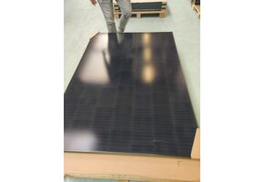SunPower P3 - 375 Wp Full Black zonnepaneel - 1 exemplaar lichte transportschade