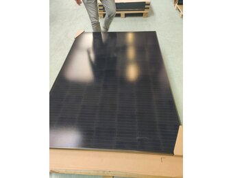 SunPower P3 - 375 Wp Full Black zonnepaneel - 1 exemplaar lichte transportschade