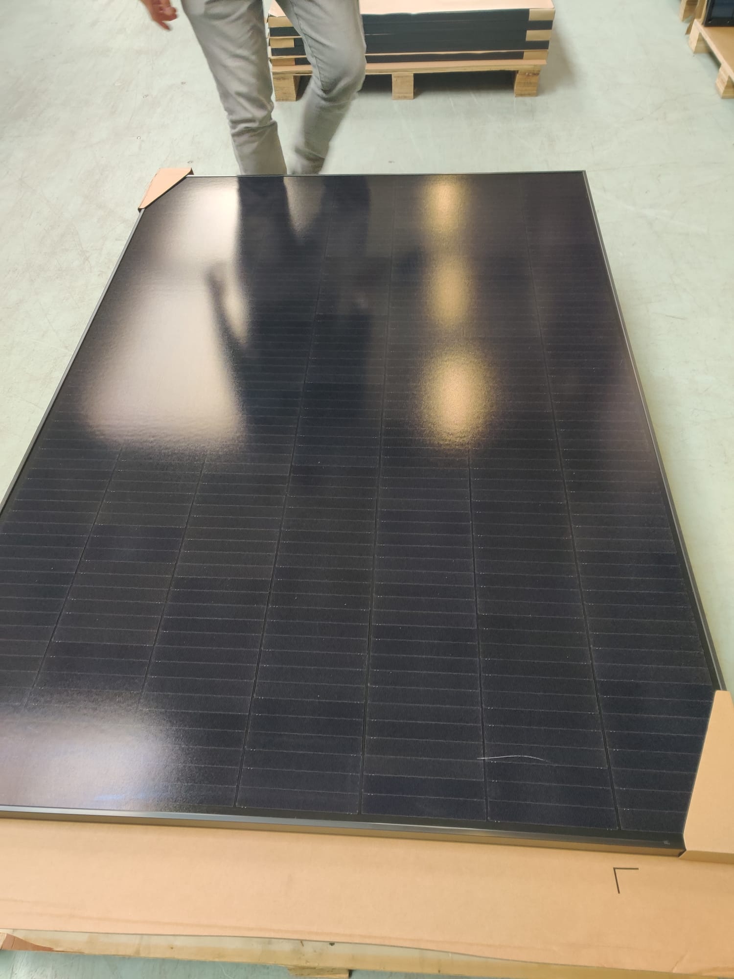 SunPower P3 - 375 Wp Full Black zonnepaneel - 1 exemplaar lichte transportschade