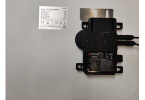 Setprijs: 1x Aiko 465Wp Gen 2 All Black + 1x IQ8HC Enphase micro-omvormer - 8 sets verkrijgbaar