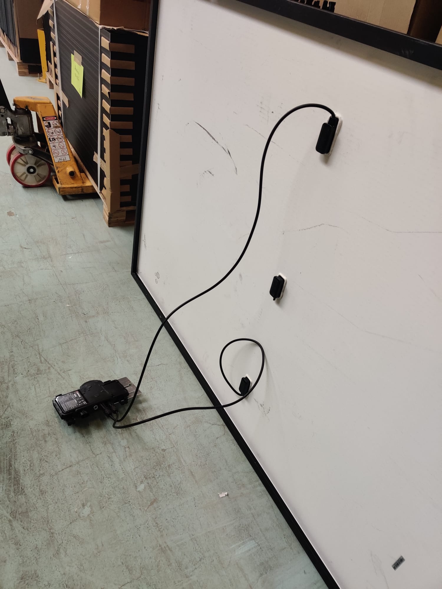 SET: Aiko 465Wp Gen 2 All Black (AK-A465-MAH54Mb-BK) - IQ8HC Enphase micro-omvormer! - 8 exemplaren