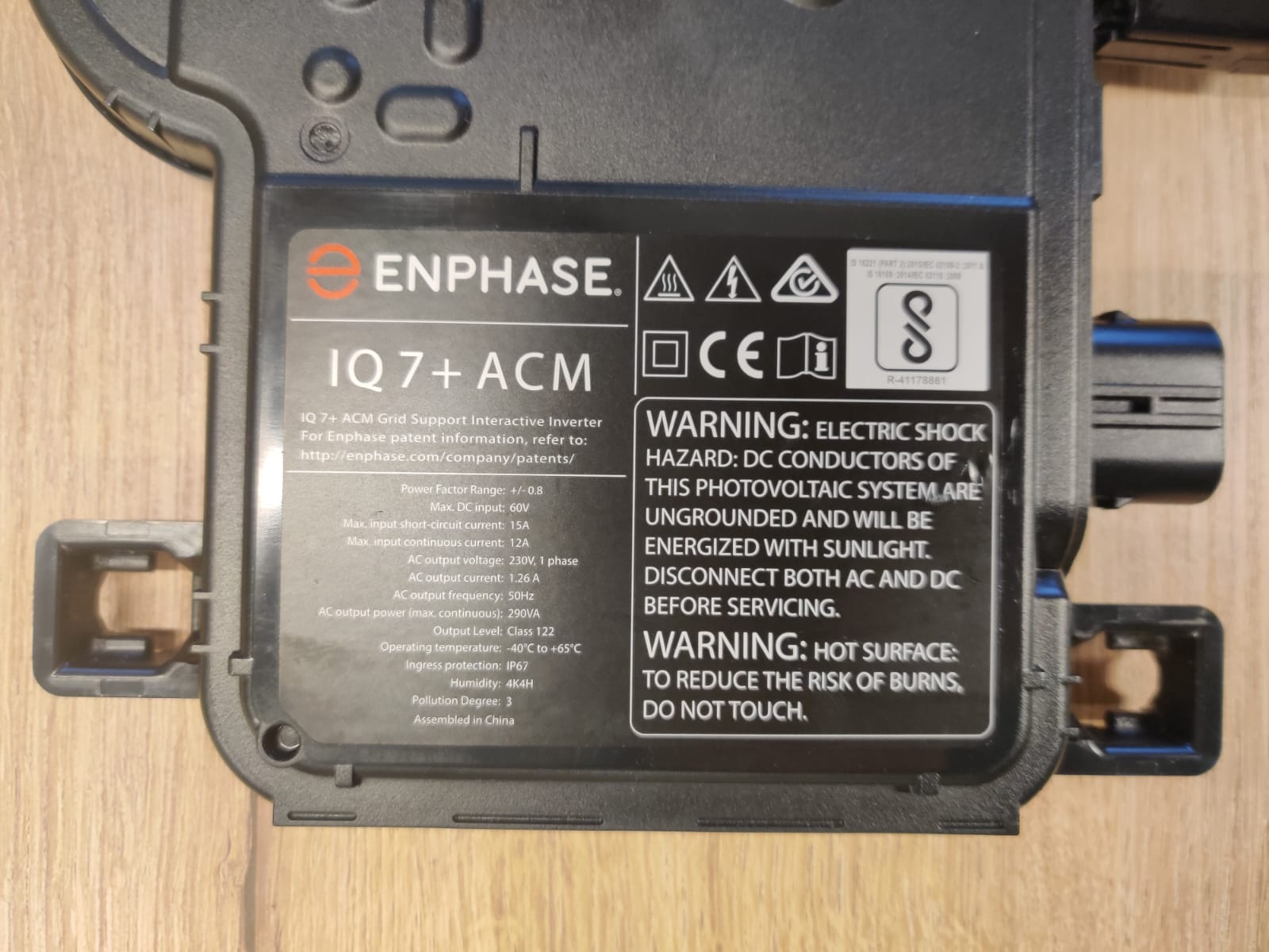 Enphase IQ7+ ACM micro-omvormer ACTIE