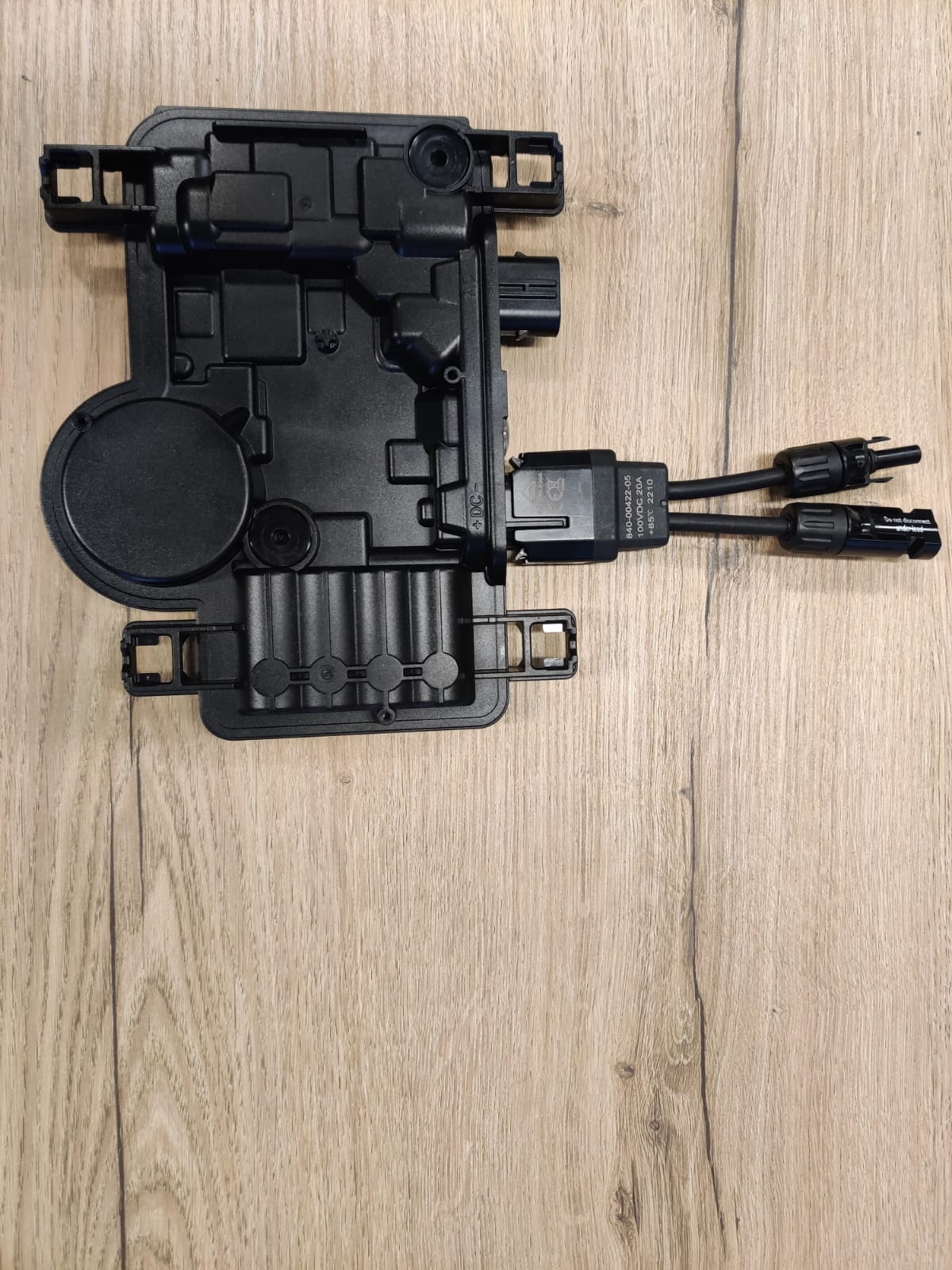 Enphase IQ7+ ACM micro-omvormer ACTIE