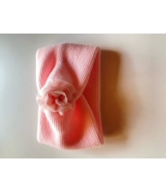 Oorverwarmer met roosje in tule