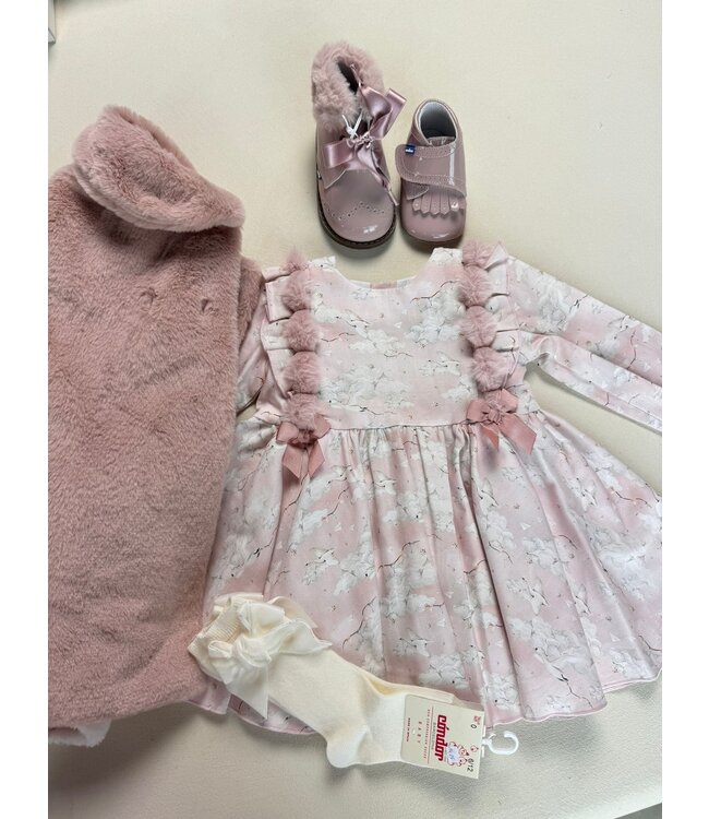 Kleedje roze met zwaantjes