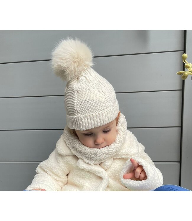 Muts met grote pompon en sjaal oud roze