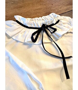 Bloesje ecru met zwart lintje Camellia