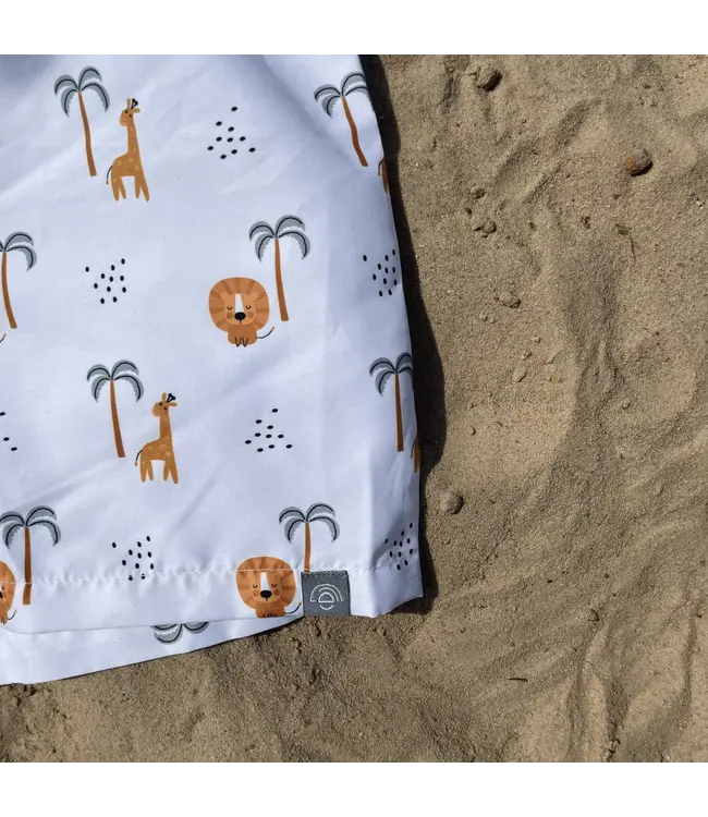 The Essentials Zwembroek leeuw