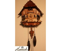 Hettich Uhren Cuckoo clock 23cm with quartz movement, wooden shingle roof and automatic night shutdown with 12 different melodies with handmade wooden figures