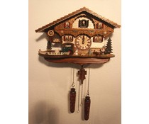 Trenkle Uhren Cuckoo Clock 26cm hoog 39cm breed handgemaakte houten leiendak met quartz uurwerk en een bewegende trekker - Copy