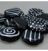 Kazuri Keramik Perle - schwarz mit Spirale
