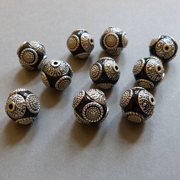 Kashmiri Perle 15 mm - schwarz