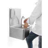 Wasbak met kniebediening en zeepdispenser
