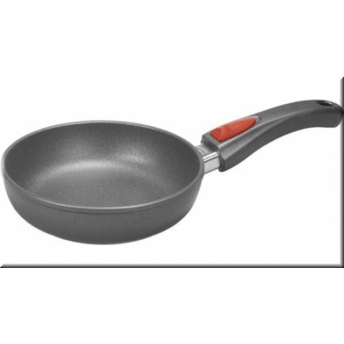 Woll koekenpan Ø24cm 5,5cm hoog alum m/rvs steel