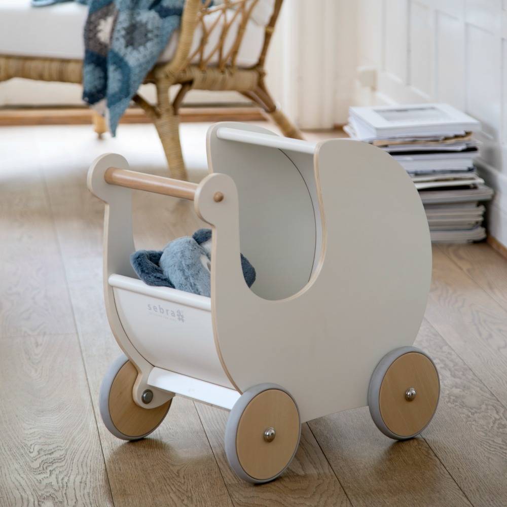 Poppenwagen wit hout 45x25x44cm wonenmetlef.nl