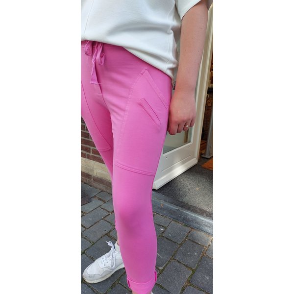 WENDY TRENDY WENDY TRENDY  Jogging Broek Fuchsia140 met opgestikte zakken.