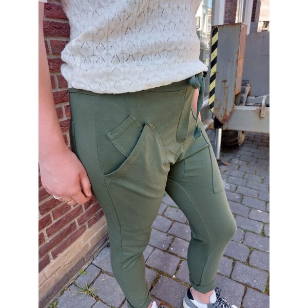 WENDY TRENDY WENDY TRENDY Jogging Broek Dunkel Khaki 31  met opgestikte zakken.