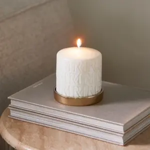 RIVIÈRA MAISON Monogram Pillar Candle white 9,5x10 / 569570