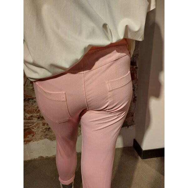 WENDY TRENDY WENDY TRENDY Jogging Broek Roze 353  met opgestikte zakken.