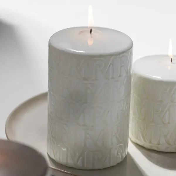 RIVIÈRA MAISON RIVIÈRA MAISON - Monogram PillarCandle white9,5x15 - 569580
