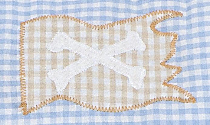 crêpes suzette Namenskissen Wilder Pirat und Piratenschatz, Farbe: Blau Kariert