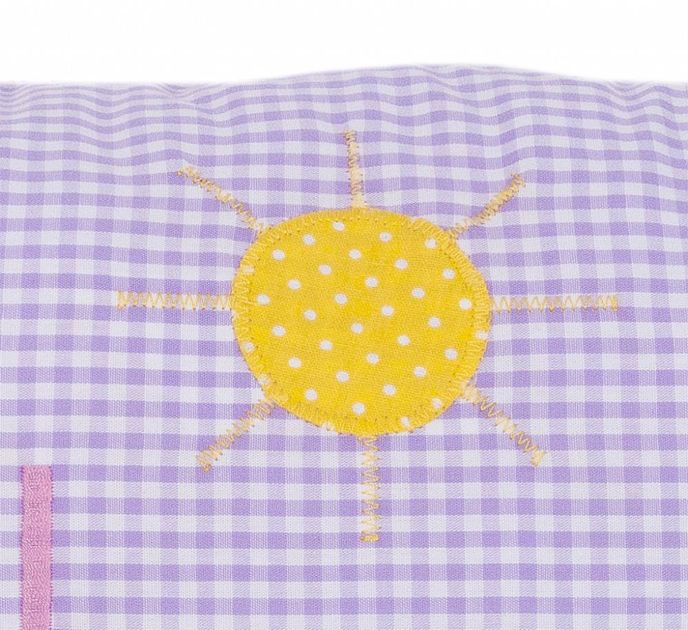 crêpes suzette Namenskissen Häuschen und Hund als Taufgeschenk für Mädchen, Farbe: Flieder kariert