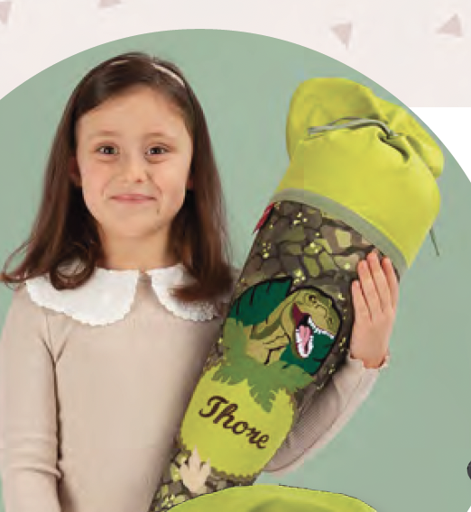 crêpes suzette Stoffschultüte Dinosaurier in Grün I  bestickt mit Wunschnamen – Variante: mit Wunschnamen